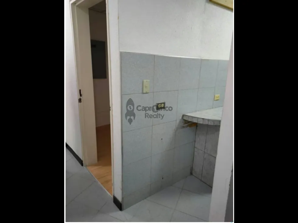 OPORTUNIDAD COMERCIAL EN C.C. CRISTAL TCL 10024071 - 6