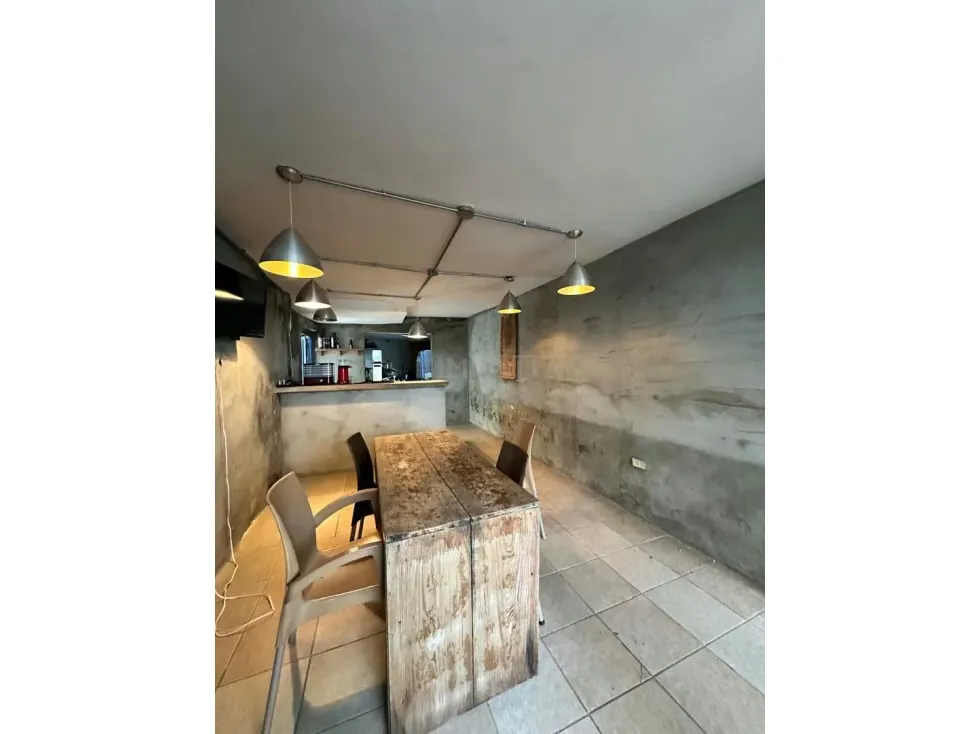 SE VENDE CASA SAN BERNARDINO 334m2 - 4