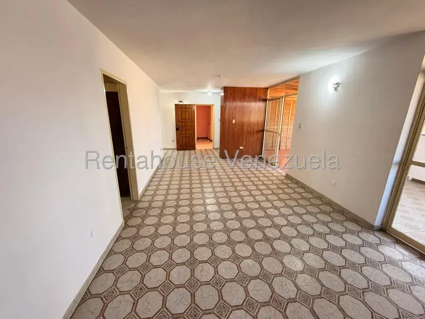 Apartamento (1 Nivel) en Alquiler en Zona Oeste, Lara - 21