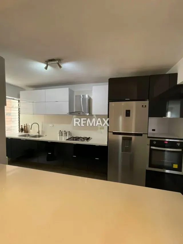 Cómodo Apartamento en el Edificio Res. El Nogal. Urb. Valle de Camoruco- Valencia - 7