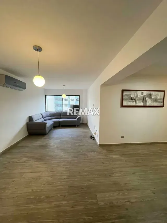 Cómodo Apartamento en el Edificio Res. El Nogal. Urb. Valle de Camoruco- Valencia - 10