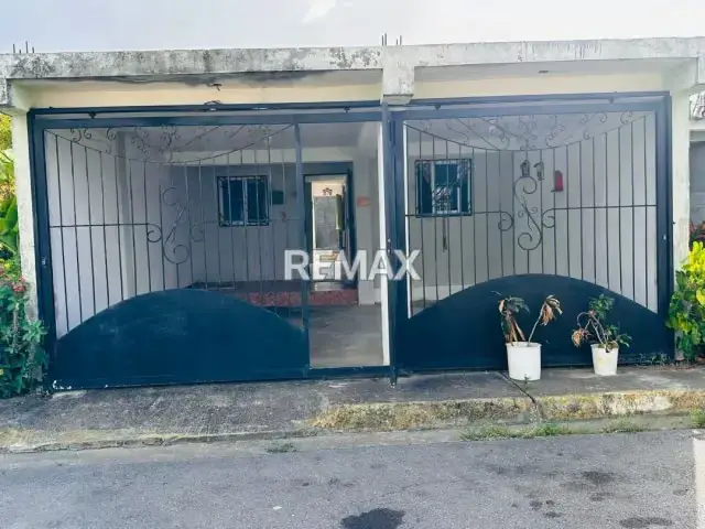 En Alquiler Comoda Casa en Maturin, Urbanizacion Las Carolinas, Sector Zona Industrial.