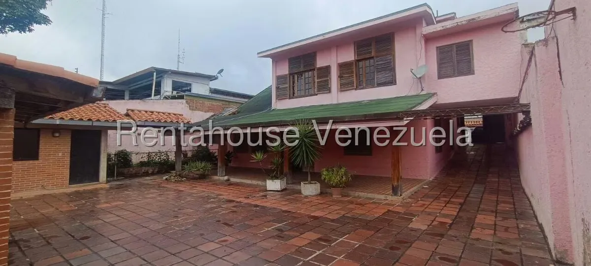 Casa (Multipes Niveles) en Venta en Lomas de Bello Monte, Distrito Metropolitano - 141