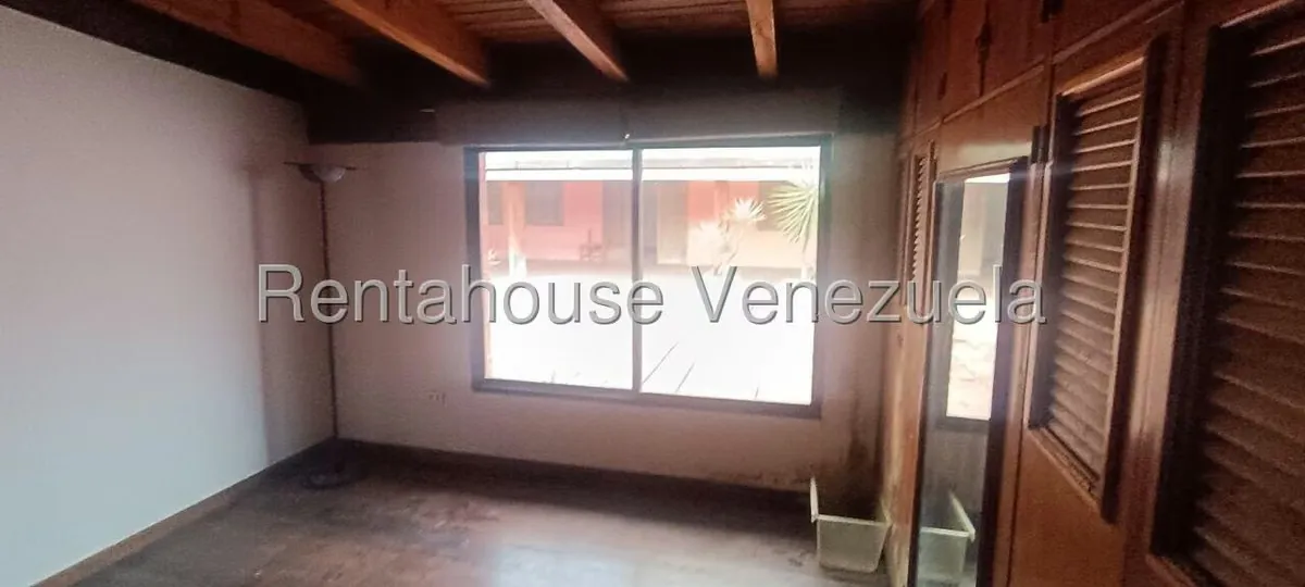 Casa (Multipes Niveles) en Venta en Lomas de Bello Monte, Distrito Metropolitano - 143