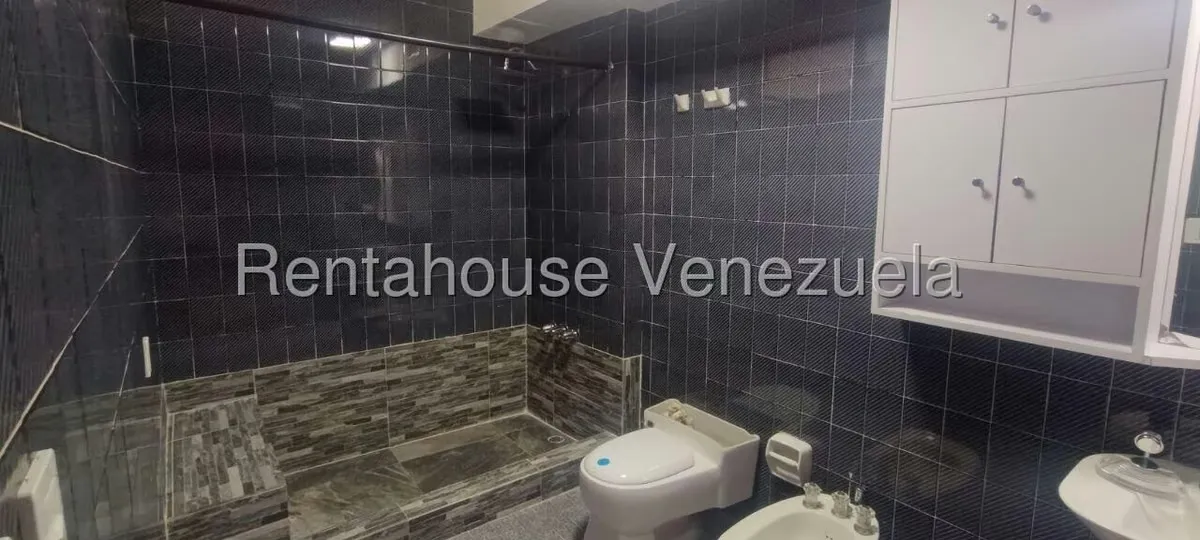Casa (Multipes Niveles) en Venta en Lomas de Bello Monte, Distrito Metropolitano - 161