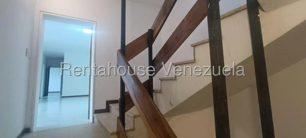 Casa (Multipes Niveles) en Venta en Lomas de Bello Monte, Distrito Metropolitano - 180