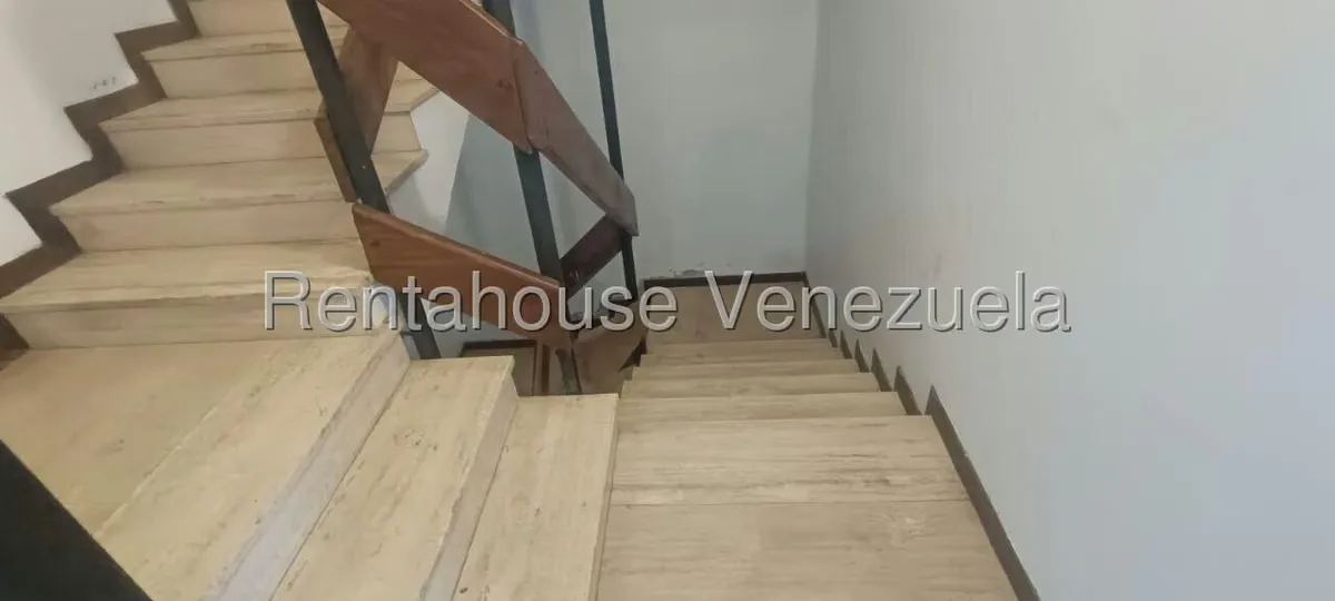 Casa (Multipes Niveles) en Venta en Lomas de Bello Monte, Distrito Metropolitano - 185
