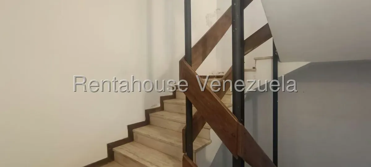 Casa (Multipes Niveles) en Venta en Lomas de Bello Monte, Distrito Metropolitano - 186