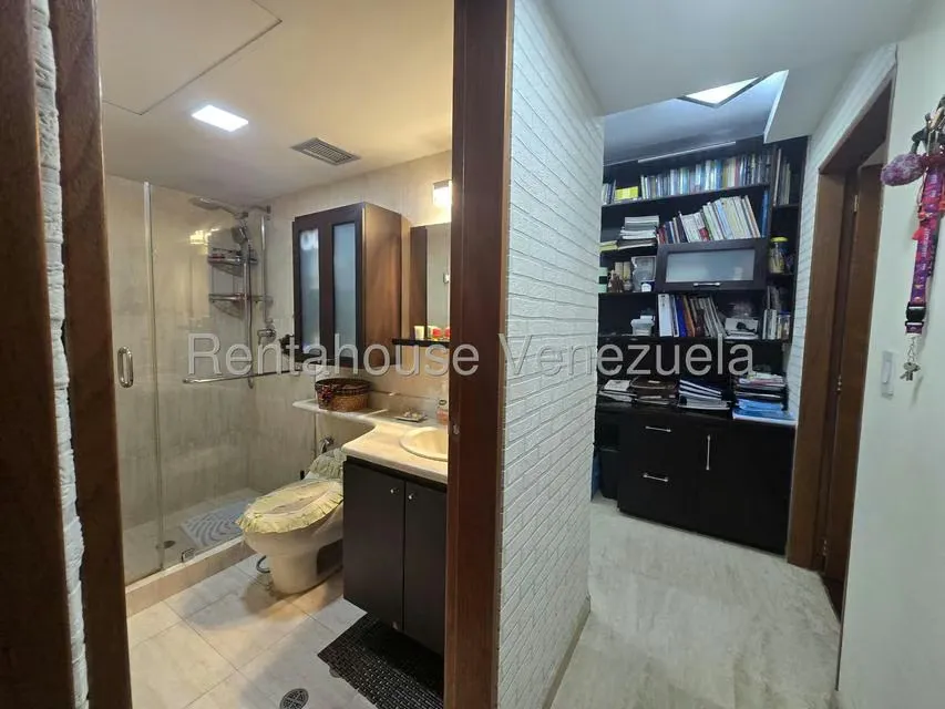 Apartamento (1 Nivel) en Venta en El Rosal, Distrito Metropolitano - 32
