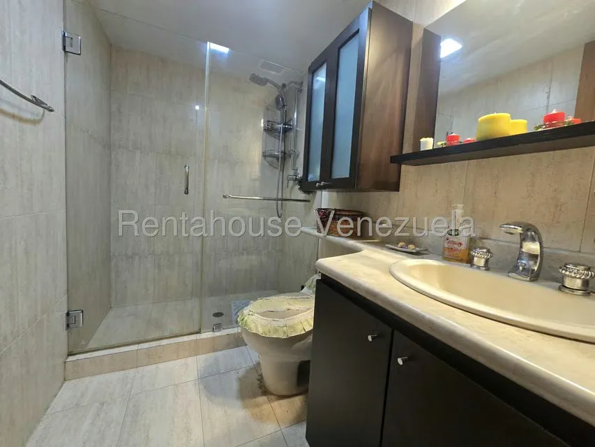 Apartamento (1 Nivel) en Venta en El Rosal, Distrito Metropolitano - 33