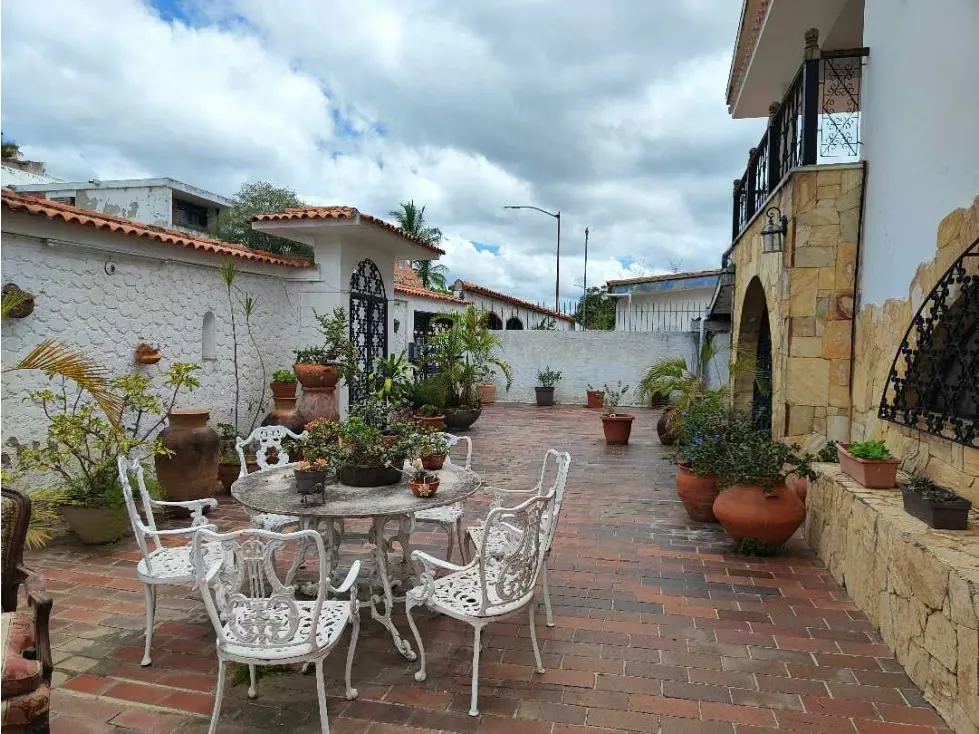 Vendo casa 600m2 Cumbres de Curumo 2409 - 2