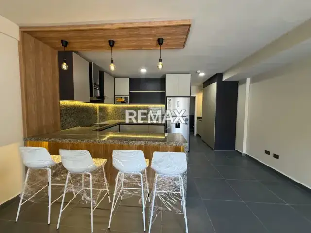 Venta de apartamento con ubicación estratégica cerca de playas , residencias plaza suite