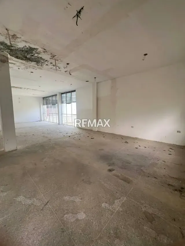 Alquiler de Exclusivo Local Comercial en El Castaño - 3