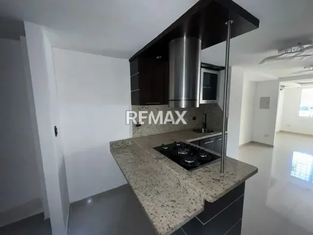 EN VENTA TOWN HOUSE EN CAMINOS DE TARABANA