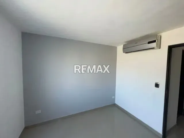 EN VENTA TOWN HOUSE EN CAMINOS DE TARABANA - 3