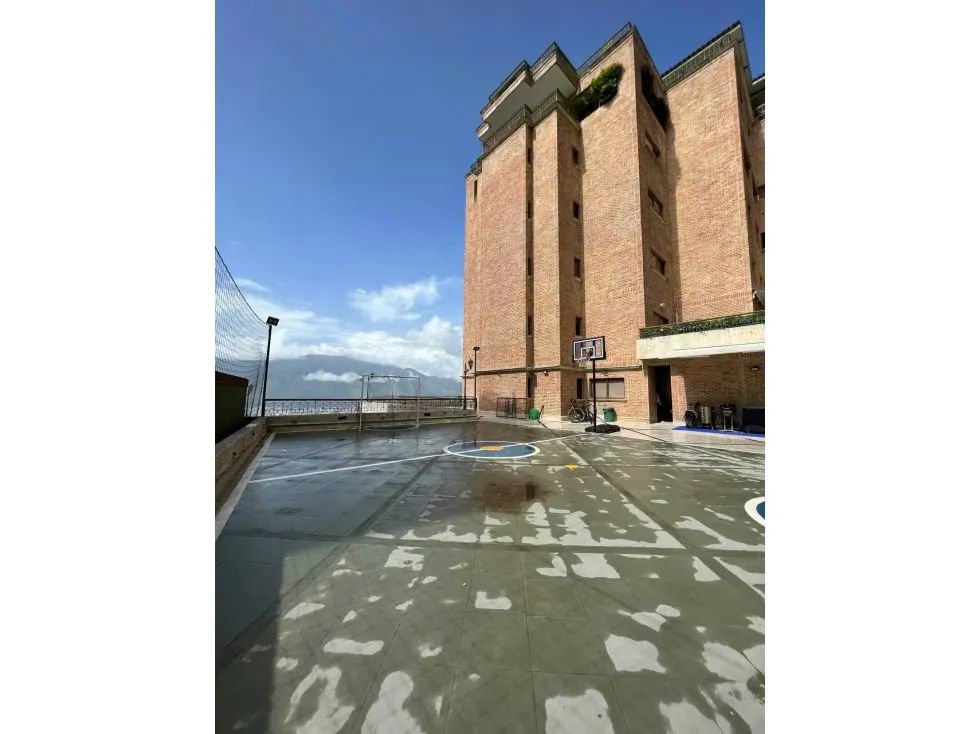 PLANTA BAJA EN VENTA 600 M2 - URB. NARANJOS DEL CAFETAL - 25