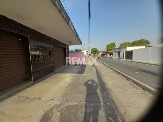 En Alquiler Local Comercial, ubicado en la Av. Principal de Agua Blanca, Portuguesa. *Alta visibilidad, alta rotación vehicular y peatonal. - 3