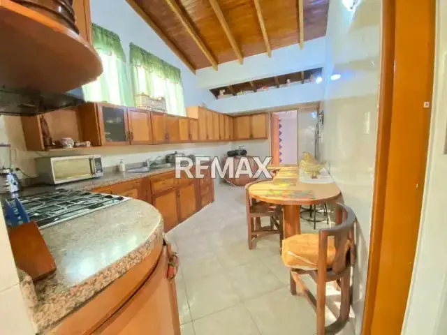 CASA URBANIZACION COLINAS DE SANTA ROSA