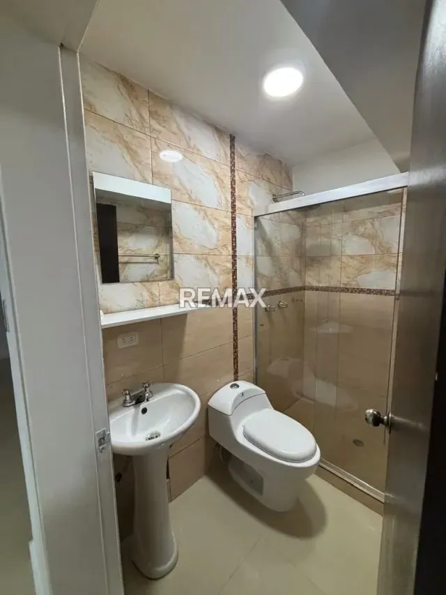 En Venta Apartamento Moderno en Residencias El Mirador - 6