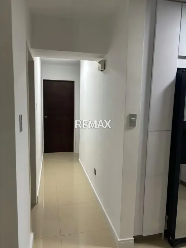 En Venta Apartamento Moderno en Residencias El Mirador - 9