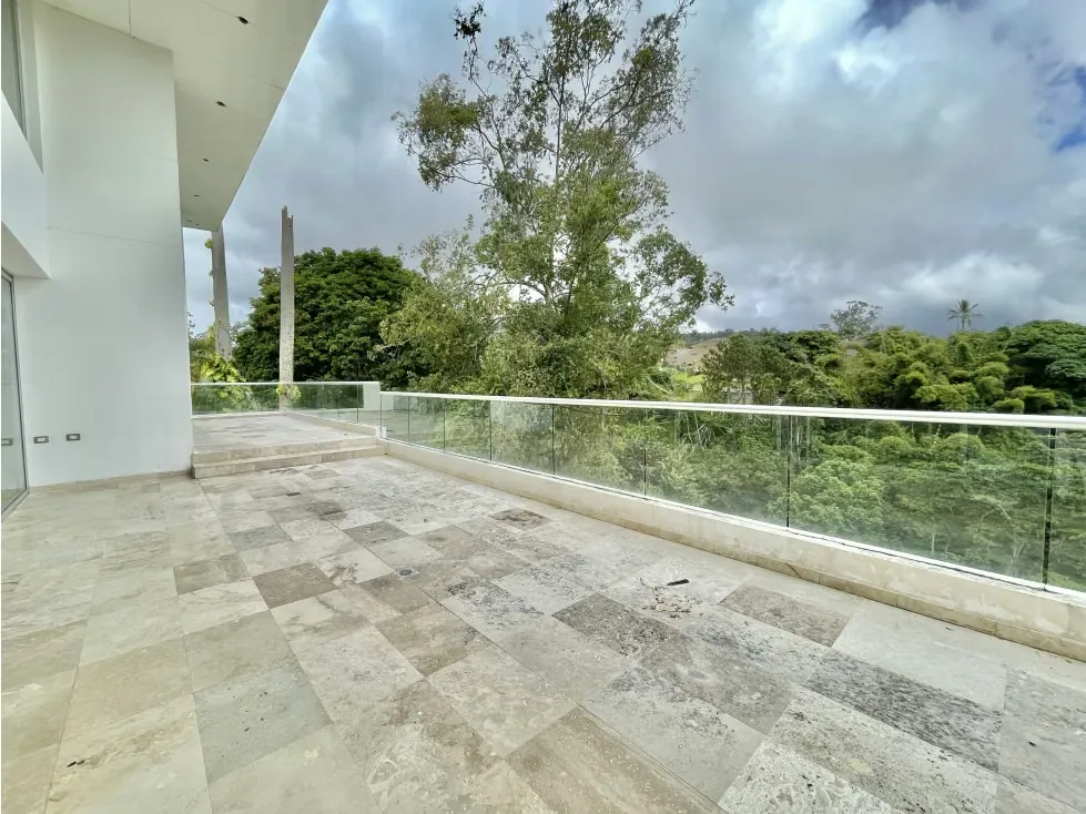 Se vende casa 3000m2 6h+3s/8.5b+2s/12p La Lagunita - 3