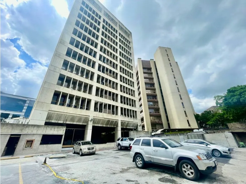 Se Alquila Oficina 225m² 4b/8E Las Mercedes