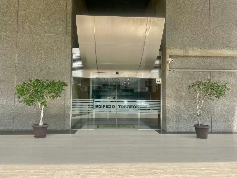 Se Alquila Oficina 225m² 4b/8E Las Mercedes - 3