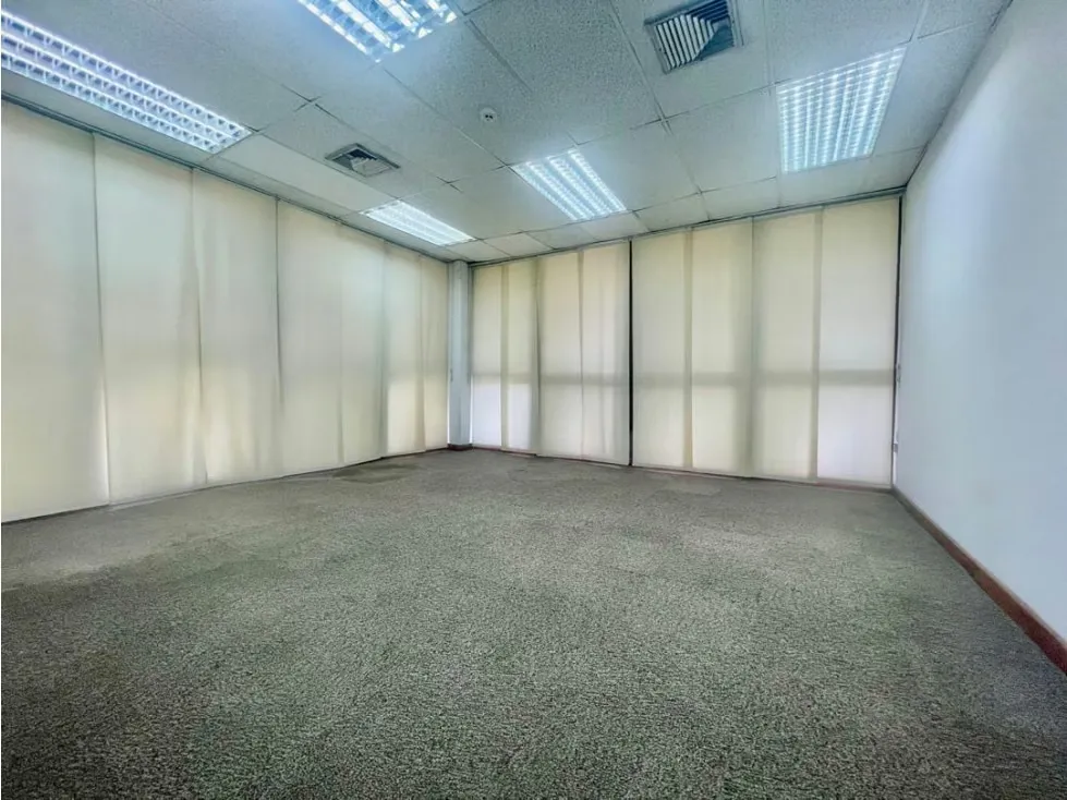 Se Alquila Oficina 225m² 4b/8E Las Mercedes - 5