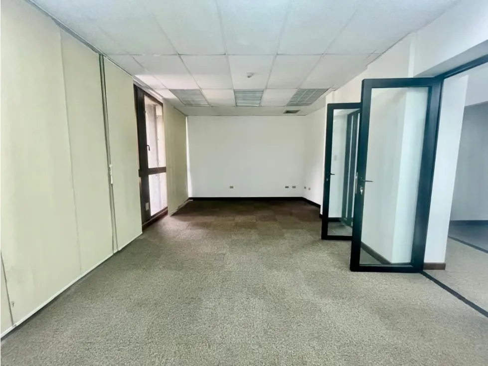 Se Alquila Oficina 225m² 4b/8E Las Mercedes - 6