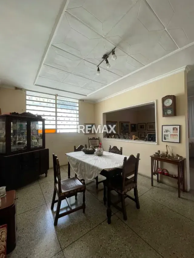 Casa en venta oeste Av Fuerzas Armadas02 - 4