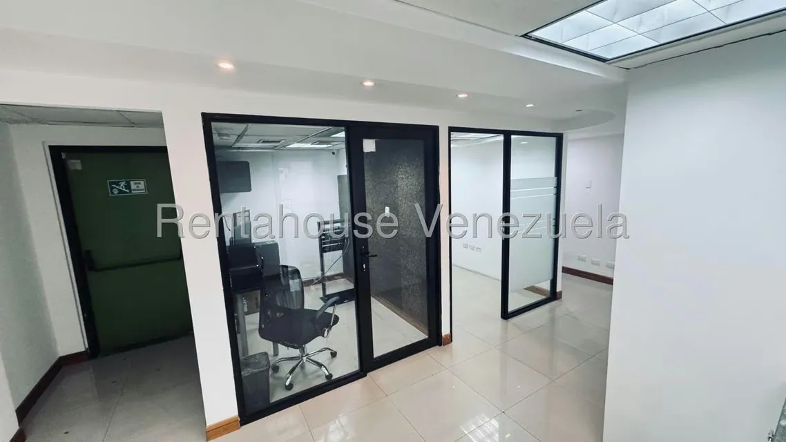 Oficina en Venta en El Rosal, Distrito Metropolitano - 23
