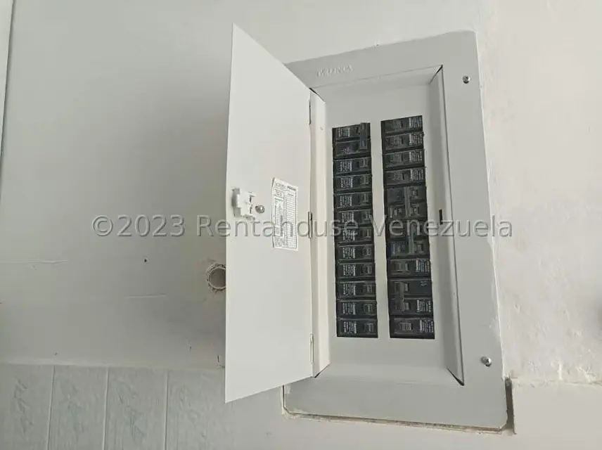 Consultorio Medico en Alquiler en Avenida Bolivar Norte, Carabobo - 11