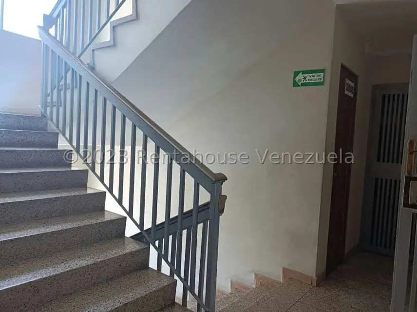 Consultorio Medico en Alquiler en Avenida Bolivar Norte, Carabobo - 4