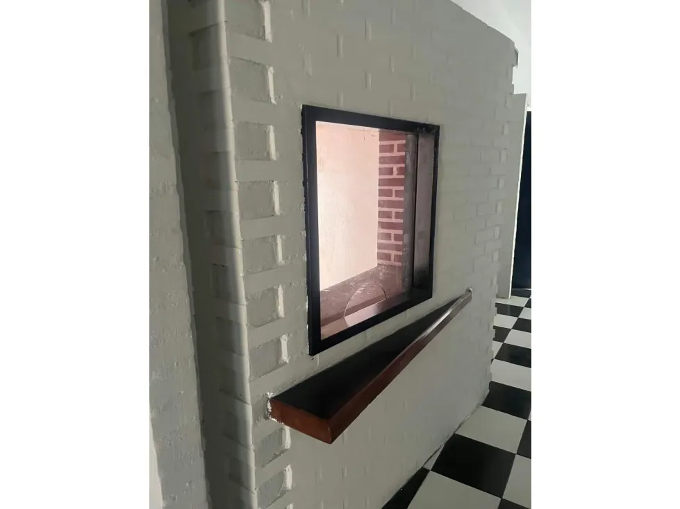 En Alquiler Local Comercial en Capitolio 107 mts2 - 3