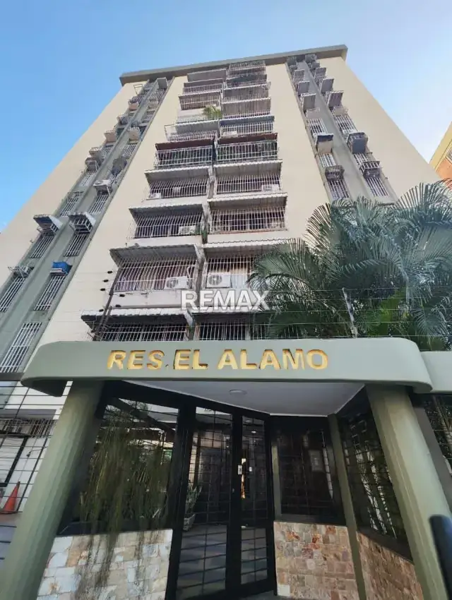 ACOGEDOR APARTAMENTO EN VENTA UBICADO EN LA URB CALICANTO