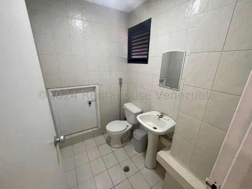 Local Comercial en Alquiler en Sabana Grande, Distrito Metropolitano - 16