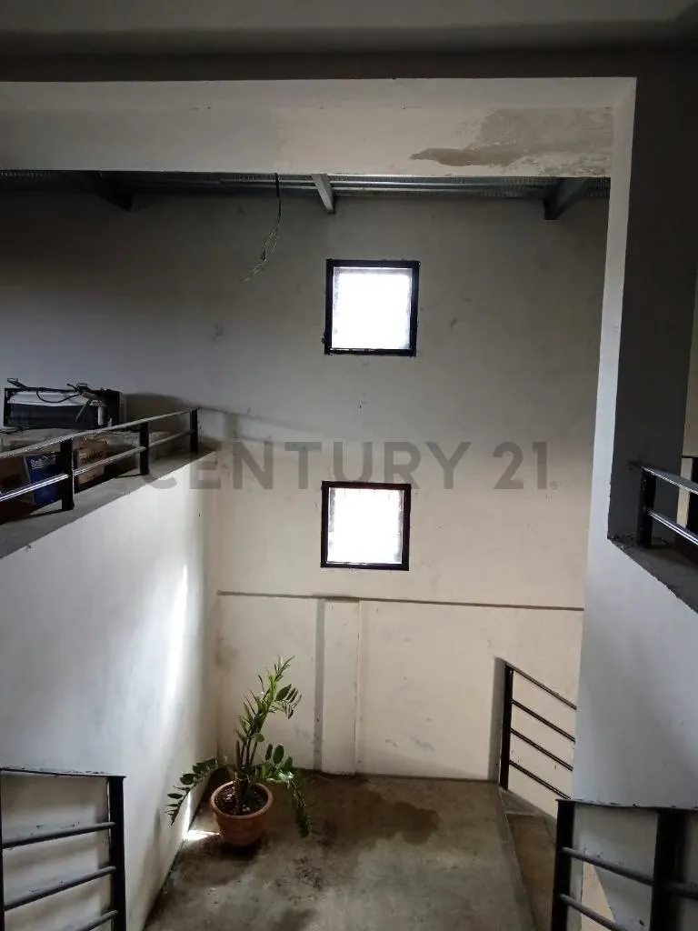 Local comercial a pie de calle en Cumaná, Avenida Miranda - 10