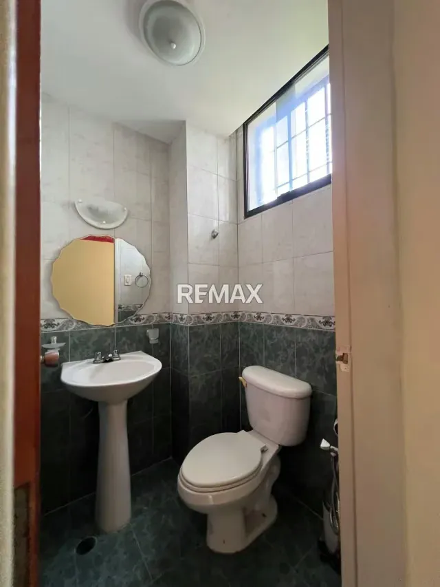 En Venta amplio apartamento en Avenida Los Abogados - 11