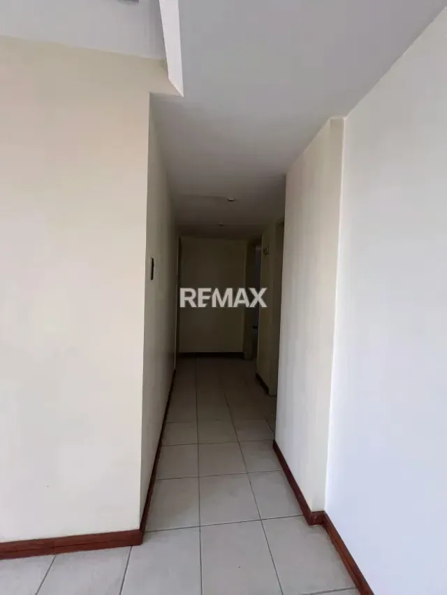 En Venta amplio apartamento en Avenida Los Abogados - 4