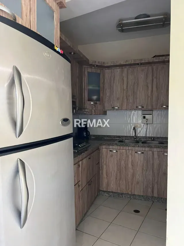 En Venta amplio apartamento en Avenida Los Abogados - 5