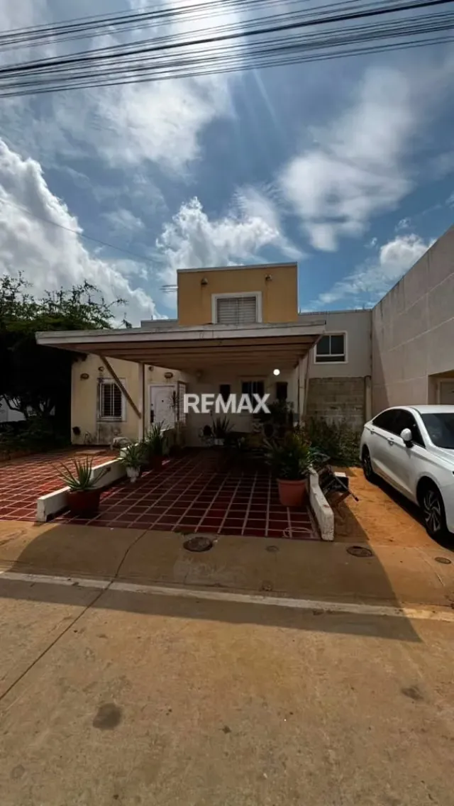 TOWNHOUSE EN CAMINOS DE LA LAGUNITA III - 2