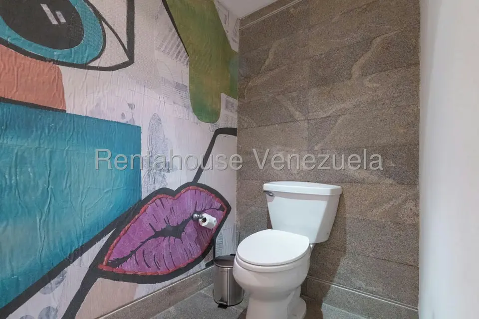 Casa (Multipes Niveles) en Venta en Los Chorros, Distrito Metropolitano - 102