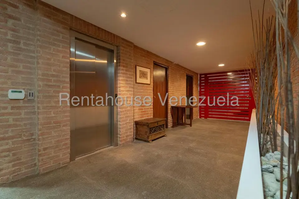 Casa (Multipes Niveles) en Venta en Los Chorros, Distrito Metropolitano - 104