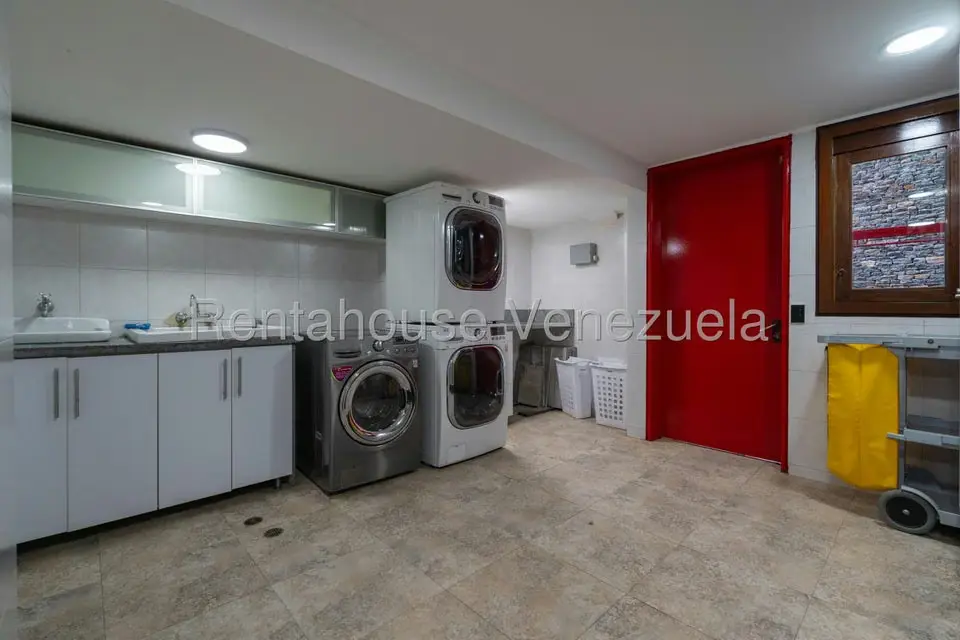 Casa (Multipes Niveles) en Venta en Los Chorros, Distrito Metropolitano - 106