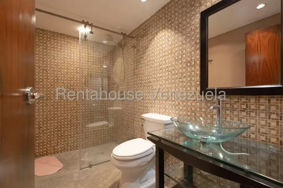 Casa (Multipes Niveles) en Venta en Los Chorros, Distrito Metropolitano - 115