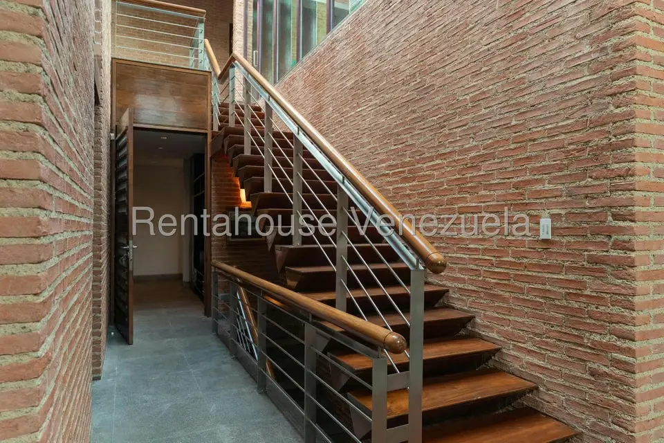 Casa (Multipes Niveles) en Venta en Los Chorros, Distrito Metropolitano - 12