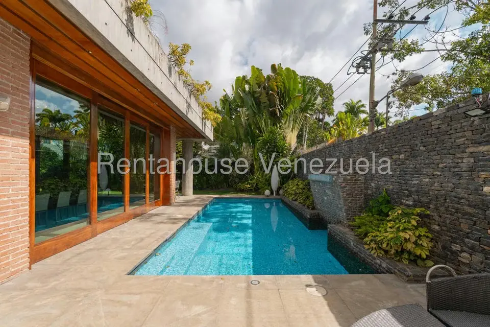 Casa (Multipes Niveles) en Venta en Los Chorros, Distrito Metropolitano - 16