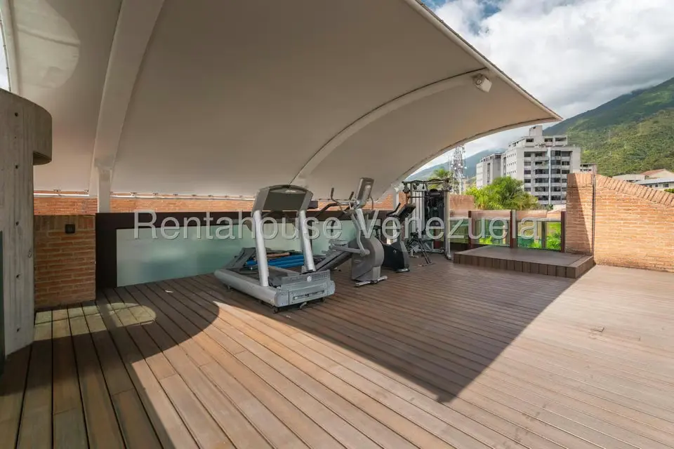 Casa (Multipes Niveles) en Venta en Los Chorros, Distrito Metropolitano - 20