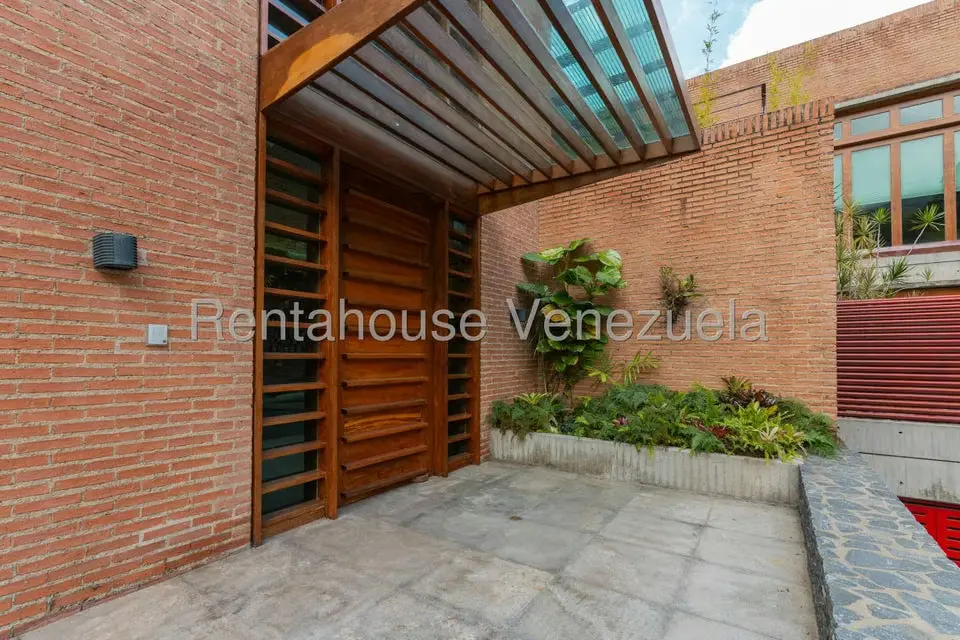 Casa (Multipes Niveles) en Venta en Los Chorros, Distrito Metropolitano - 2