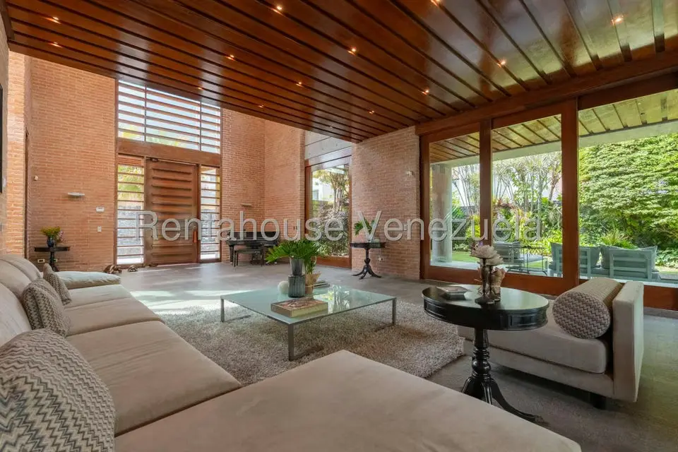 Casa (Multipes Niveles) en Venta en Los Chorros, Distrito Metropolitano - 30